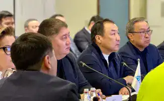 Министр транспорта РК Нурлан Сауранбаев обсудил проекты по развитию аэропорта Астаны