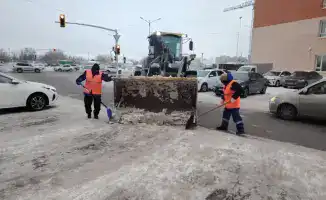 Более 1,5 тысячи единиц спецтехники задействовано в работах по уборке снега в Астане