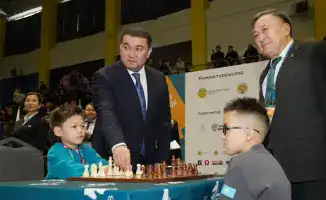 Шахматный марафон в Туркестане: 1052 юных стратегов сражаются за титул чемпиона Казахстана