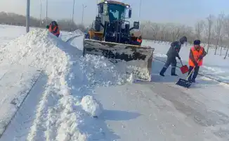 Снегопад в Астане: последствия для городской инфраструктуры и безопасность жителей