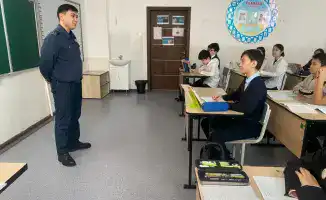 Школьники узнали о значении законопослушания и антикоррупции на лекции в столичной школе