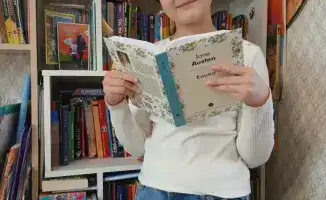 Чтение 853 книг 11-летней школьницей в Астане: влияние на образовательные стандарты и мотивацию сверстников