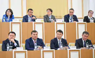 Обсуждение нового сводного проекта изменений в Конституцию РК: усиление прав граждан и реформа госструктур