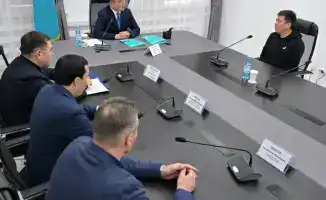 Прием граждан Акимом области Асаин Байхановым обсуждение социальной помощи жилищных условий и инфраструктуры