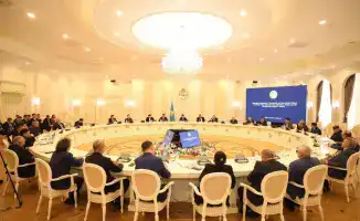 Обсуждение инициатив Президента Казахстана по развитию культуры и цифровизации на Национальном курултае с интеллигенцией Мангистау