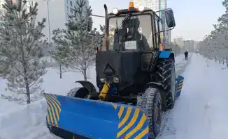 Коммунальные службы Астаны обеспечивают безопасность горожан в условиях зимних снегопадов