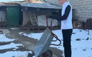 Поддержка одиноких пожилых людей в Туркестане в рамках программы 'Таза Қазақстан'