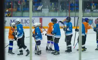 В Усть-Каменогорске завершился молодёжный хоккейный турнир «Зимний спорт-фест», победу одержала команда «Устинка»