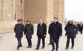 Посещение мавзолея Ходжи Ахмеда Ясауи министрами водного хозяйства Казахстана и Узбекистана