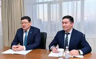 Свет культуры: аким области и поэт Төлеген Жангалиев на одной волне