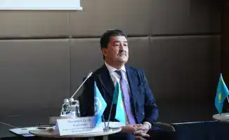 Будущие аналитики обсуждают экологию в Казахстане