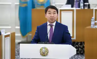 Изменения в Конституции Казахстана: Бакыт Нурмуханов о роли Халық Кеңесі в однопалатном Парламенте