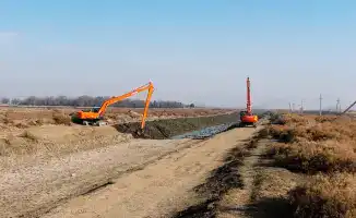 Очистка магистральных каналов в Жетысайском районе Туркестанской области