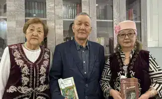 В Астане пенсионеры участвуют в литературном челлендже в честь 95-летия Мукагали Макатаева