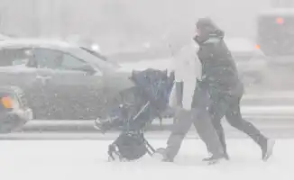 Штормовое предупреждение в Казахстане: гололёд, туман и метели охватывают страну