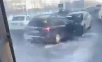 Лобовое столкновение двух автомобилей в Астане: есть пострадавшие, видео инцидента в соцсетях