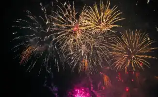 Казахстанцы с радостью встретили 2026 год: праздничные гулянья и салюты в городах страны