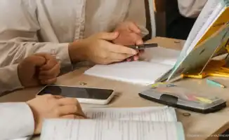 Второклассники Астаны травили новенькую ученицу в WhatsApp: родителей оштрафовали