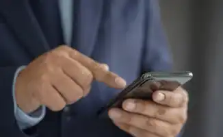 В Астане депутаты призваны к ответственности: Кендебай Адамбек призывает не отвлекаться на телефоны и избегать хайпа во время заседаний