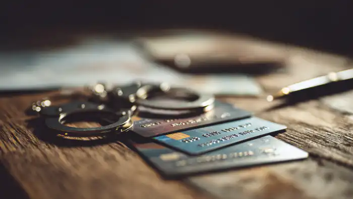 В Астане индивидуальная предпринимательница, владеющая продуктовым магазином, стала фигуранткой уголовного дела по новой статье, касающейся дропперства. Полиция начала расследование, и ей грозит наказание. Астане