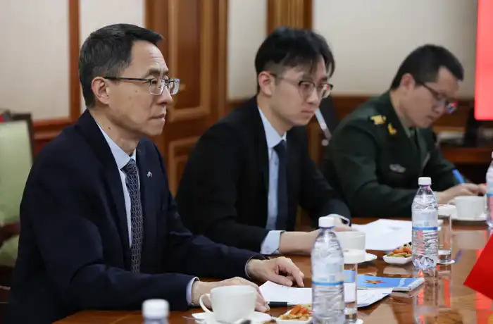Министр обороны Казахстана встретился с Послом Китая (3)