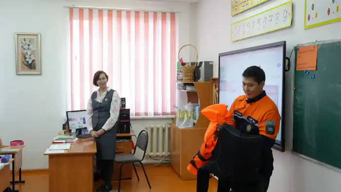 Формируя культуру безопасности: спасатели МЧС проводят уроки и дни открытых дверей (3)