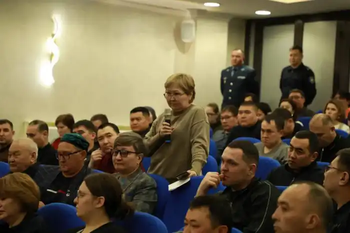 Полиция и представители КСК и ОСИ обсудили меры по обеспечению безопасности в столице (5)