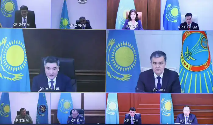 Совещание Олжаса Бектенова по разъяснению новой Конституции меры против дезинформации Астане