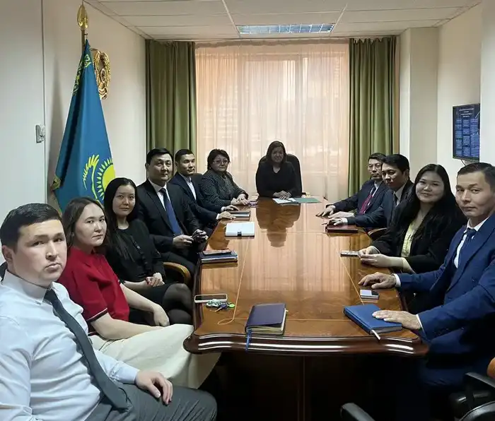 Обсуждение этических норм в государственных органах: семинар для служащих в Казахстане Астане