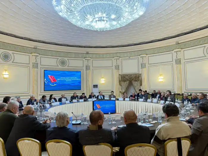 Союз писателей Казахстана поддержал проект новой Конституции (5)