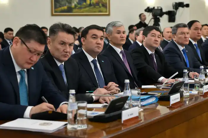 Выступление Главы государства Касым-Жомарта Токаева на расширенном заседании Правительства (8)