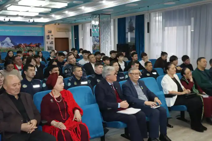 Состоялся литературно-музыкальный вечер, посвященный 95-летию поэта Мукагали Макатаева (2)