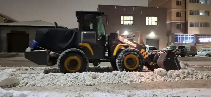 Снегоуборочные работы в Астане: почти 2 000 единиц спецтехники обеспечивают безопасность на дорогах Астане