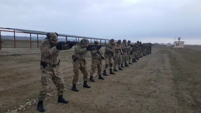 Сержанты Гвардейского гарнизона осваивают современные методы боевых действий через практические занятия Астане