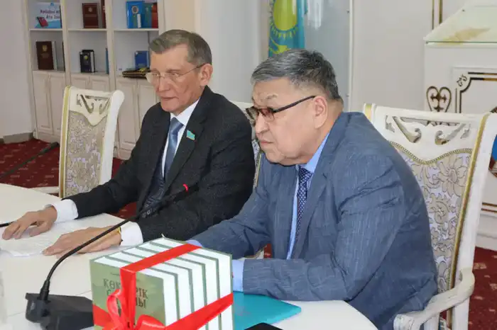 Презентация книг Жолтая Әлмашұлы в Алматы Астане