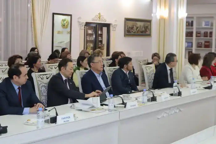 Тысяча редкостей: юбилейный сборник Сарыбаева! Астане