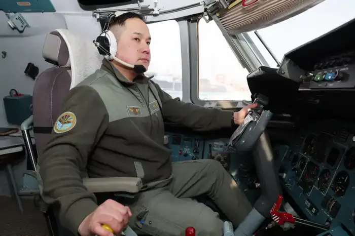 Пилот Национальной гвардии посвятил свыше 900 часов полетам (3)