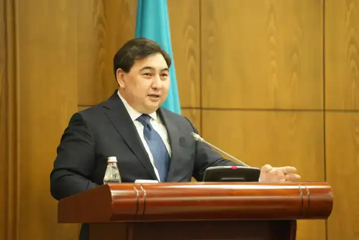 Председатель Агентства по делам государственной службы Дархан Жазықбай встретился с коллективом Комитета госкаазначейства (4)