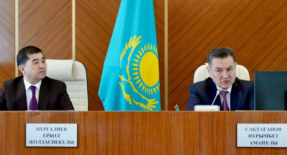 Обсуждение вопросов генпланов и безопасности на заседании акимата ВКО Астане