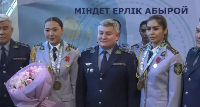 Команда Tomiris празднует победу на международном турнире UAE SWAT Challenge в Алматы Астане