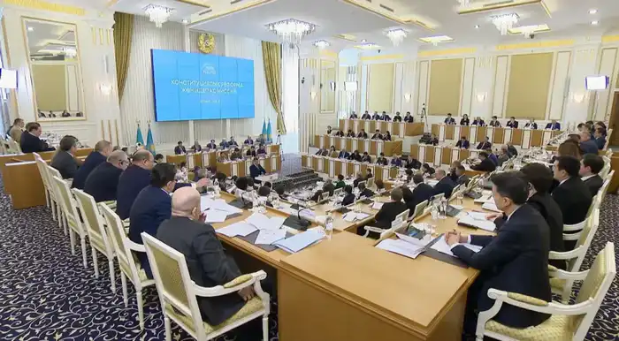 Конституция как мост: аким Кызылординской области делится видением будущего на заседании Совета Астане