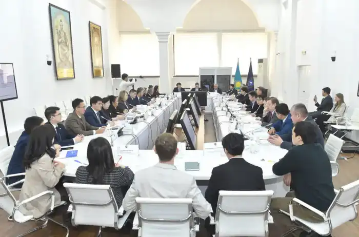 Минэнерго и КазНУ обсудили создание Отраслевого центра технологических компетенций в ТЭК (4)