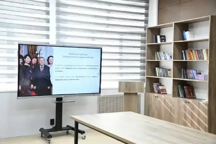 К 90-летию профессора Кенеса Жуманова в КазНУ открыты новые образовательные пространства (10)