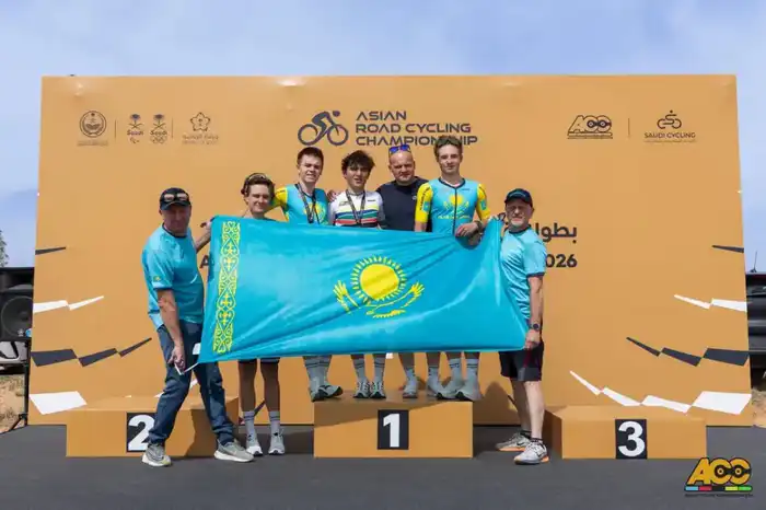 Мурата Куйтенова встретили в аэропорту Астаны после победы на чемпионате Азии по велоспорту Астане