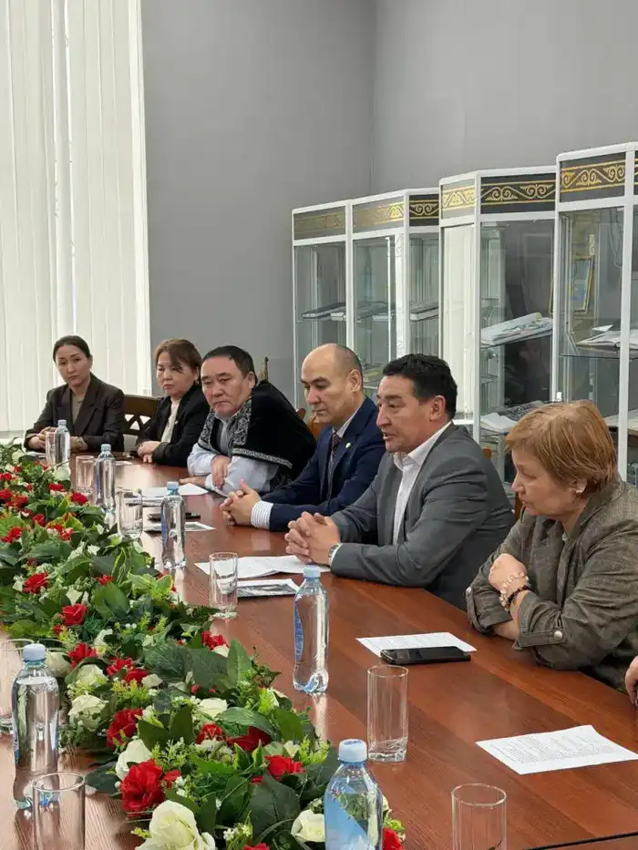 В Астане сотрудники архива и специалисты в области права обсудили правовые основы института брака (4)