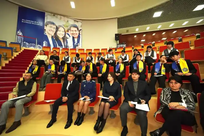 «Закон и порядок – путь честного гражданина»: в Астане прошли дебаты (6)