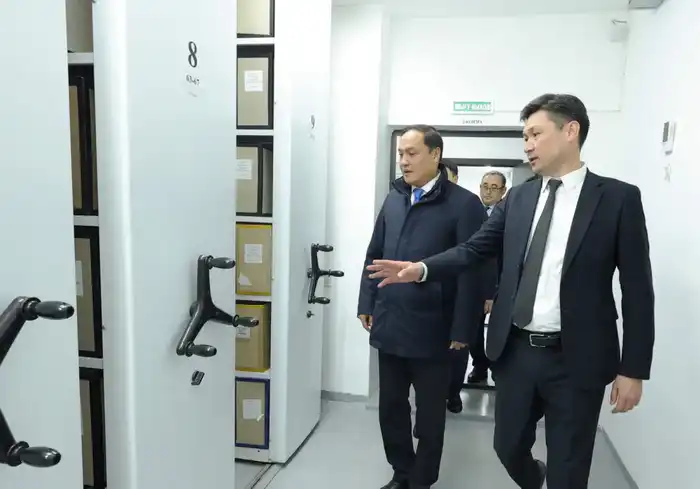 Рабочая поездка в Меркенский район: общественная безопасность, архивное наследие и инфраструктурное развитие (5)