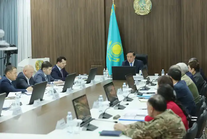 Ербол Карашукеев созывает оперативный штаб для борьбы с зимними стихиями в Жамбылской области Астане