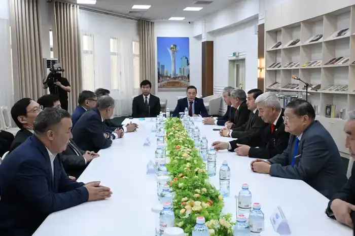 Обсуждение наследия Шерхана Муртазы: вклад в казахскую журналистику и сохранение личных документов Астане