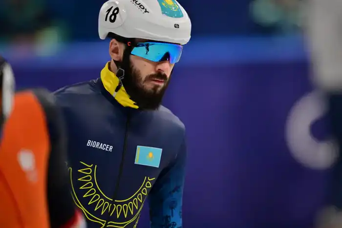 Денис Никиша устанавливает личный рекорд на Олимпийских играх в Милане, финишировав 6-м на дистанции 500 метров Астане